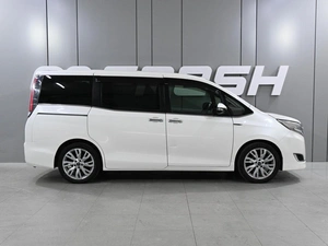 Минивэн Toyota Esquire 2017 года, 2599000 рублей, Ростов-на-Дону