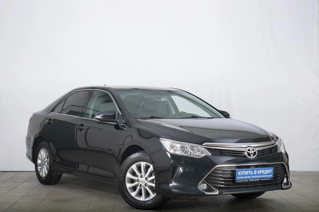 Седан Toyota Camry 2018 года, 1899000 рублей, Томск