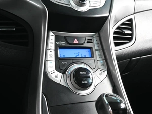 Седан Hyundai Avante 2012 года, 1269000 рублей, Аксай