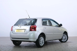 Лифтбек Toyota Corolla 2006 года, 759000 рублей, Омск