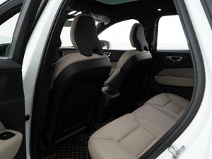 Внедорожник Volvo XC60 2025 года, 6198999 рублей, Москва