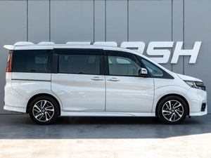 Минивэн Honda Stepwgn Spada 2018 года, 2445000 рублей, Краснодар