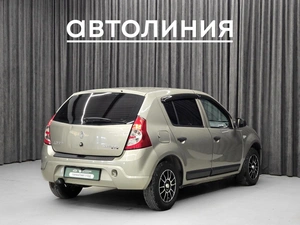Хетчбэк Renault Sandero 2010 года, 445000 рублей, Красноярск