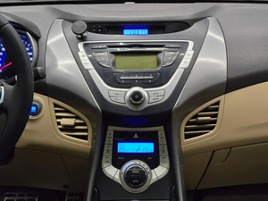 Седан Hyundai Elantra 2011 года, 875000 рублей, Красноярск