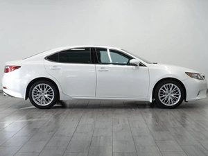 Седан Lexus ES 2013 года, 1989000 рублей, Саратов