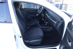 Седан Kia Rio 2018 года, 1050000 рублей, Мирное