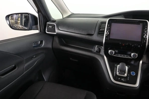 Минивэн Nissan Serena 2018 года, 2399000 рублей, Пермь