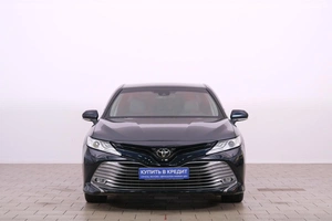 Седан Toyota Camry 2018 года, 2839000 рублей, Омск