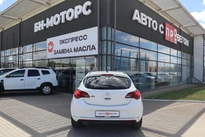 Хэтчбек Opel Astra 2014 года, 900000 рублей, Мирное