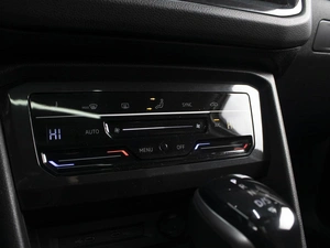 Внедорожник Volkswagen Tiguan 2021 года, 4200000 рублей, Омск