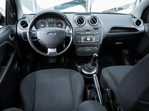 Хетчбэк Ford Fiesta 2007 года, 644000 рублей, Ставрополь