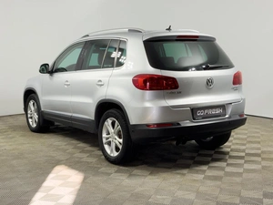 Внедорожник Volkswagen Tiguan 2012 года, 1499500 рублей, Казань
