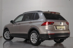 Внедорожник Volkswagen Tiguan 2019 года, 2199000 рублей, Челябинск