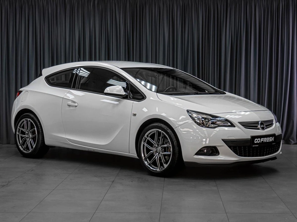 Хетчбэк Opel Astra GTC 2013 года, 875000 рублей, Тюмень