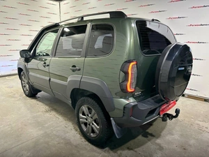 Внедорожник ВАЗ (LADA) Niva Travel 2021 года, 930000 рублей, Красноярск