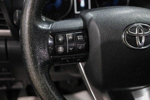 Пикап Toyota Hilux 2016 года, 2889000 рублей, Новокузнецк