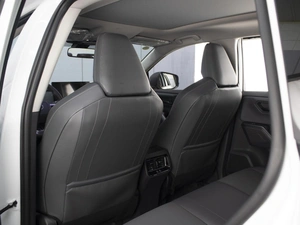 Внедорожник Toyota RAV4 2026 года, 4050000 рублей, Омск