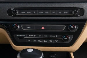 Минивэн Kia Carnival 2019 года, 2719000 рублей, Челябинск