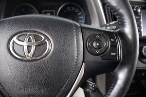 Внедорожник Toyota RAV4 2017 года, 2799000 рублей, Пермь