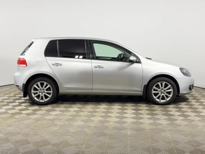 Хетчбэк Volkswagen Golf 2011 года, 730100 рублей, Казань