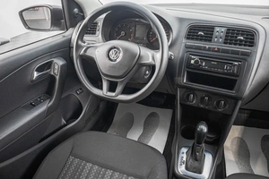 Седан Volkswagen Polo 2016 года, 1139000 рублей, Барнаул