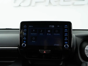 Хетчбэк Toyota Yaris 2021 года, 1224046 рублей, Москва