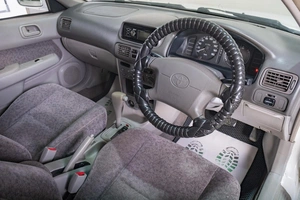 Седан Toyota Corolla 2000 года, 329000 рублей, Томск