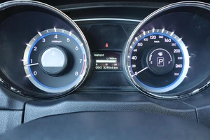 Седан Hyundai Sonata 2012 года, 1215000 рублей, Мирное