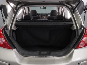 Хетчбэк Nissan Tiida 2012 года, 699000 рублей, Воронеж