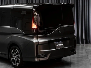 Минивэн Honda Stepwgn Spada 2016 года, 2355000 рублей, Тюмень