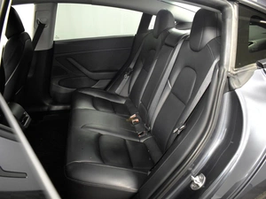 Седан Tesla Model 3 2021 года, 3299900 рублей, Казань
