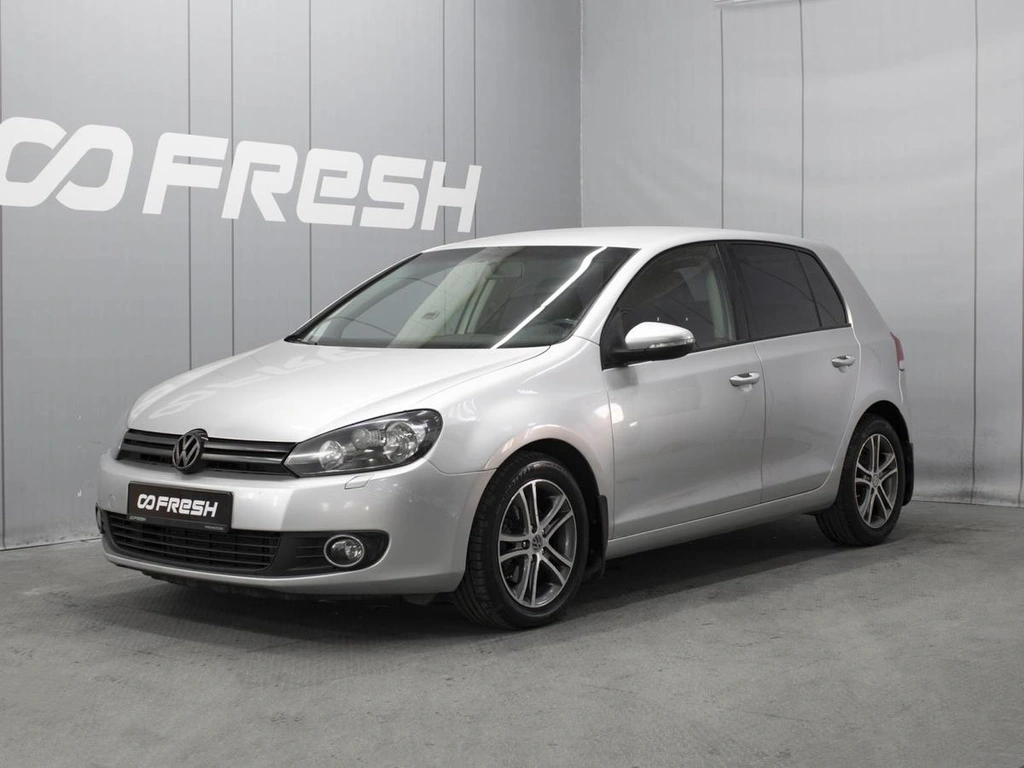 Хетчбэк Volkswagen Golf 2011 года, 790000 рублей, Омск