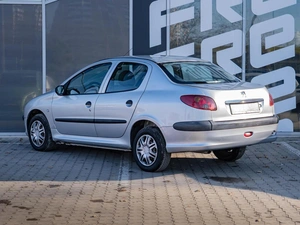 Седан Peugeot 206 2008 года, 405000 рублей, Краснодар