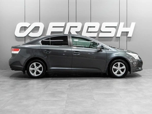 Седан Toyota Avensis 2009 года, 890000 рублей, Тюмень