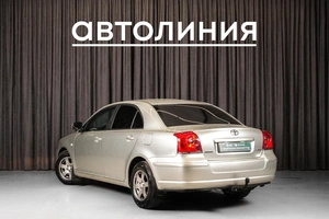 Седан Toyota Avensis 2004 года, 610000 рублей, Красноярск