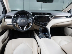 Седан Toyota Camry 2018 года, 3199000 рублей, Тюмень