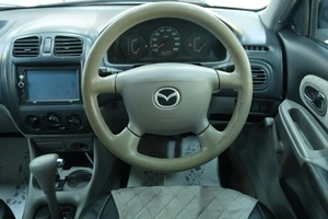 Седан Mazda Familia 2002 года, 289000 рублей, Омск