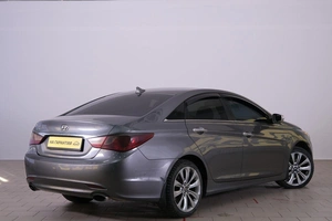 Седан Hyundai Sonata 2010 года, 989000 рублей, Омск