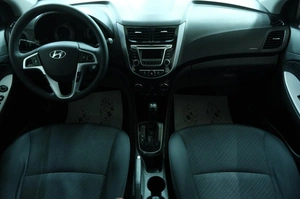 Седан Hyundai Solaris 2015 года, 1189000 рублей, Омск