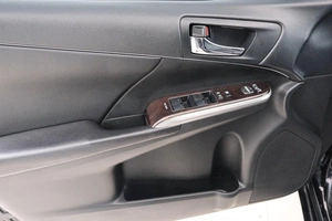 Седан Toyota Camry 2015 года, 1999000 рублей, Красноярск