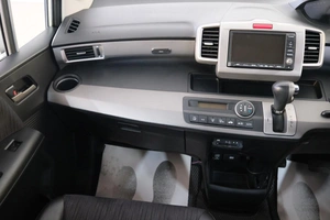 Минивэн Honda Freed 2012 года, 1169000 рублей, Омск