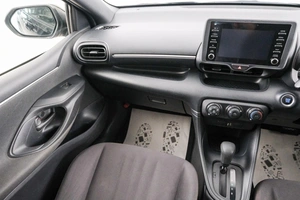Хетчбэк Toyota Yaris 2021 года, 1149000 рублей, Красноярск