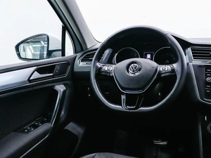 Внедорожник Volkswagen Tiguan 2020 года, 2000000 рублей, Красноярск