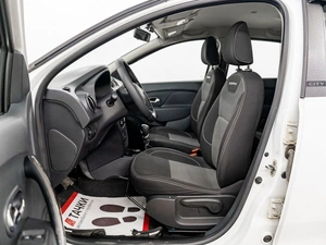 Хетчбэк Renault Sandero Stepway 2020 года, 1200000 рублей, Красноярск