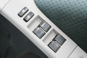 Хетчбэк Toyota Vitz 2007 года, 619000 рублей, Омск