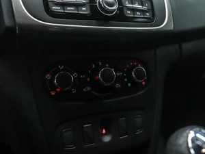 Седан Renault Logan 2019 года, 989000 рублей, Красноярск