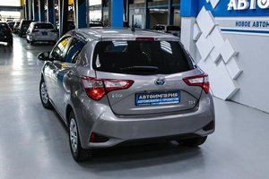 Хетчбэк Toyota Vitz 2017 года, 978000 рублей, Солонцы