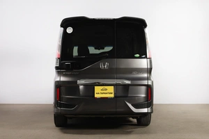 Минивэн Honda Stepwgn Spada 2015 года, 1849000 рублей, Новосибирск