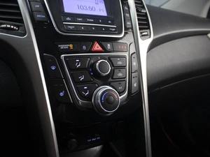 Хетчбэк Hyundai i30 2012 года, 970000 рублей, Омск