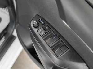 Хетчбэк Toyota Yaris 2021 года, 1220000 рублей, Красноярск